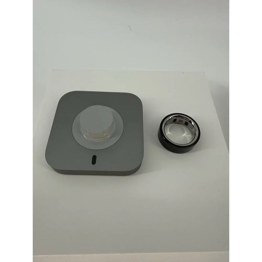 ŌURA - Oura Ring 4, Black, Size 7 w/ Charger Excellent Condition Smart Tracker